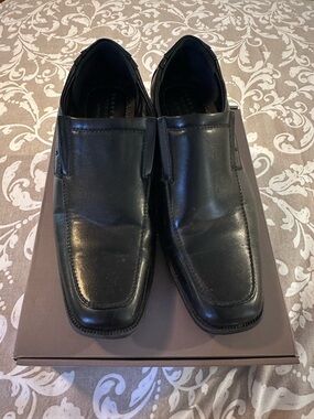 Perry Ellis Black Slip-On Leather Loafers